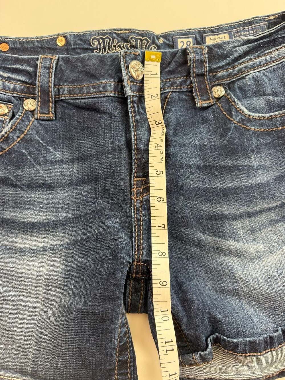 Miss Me Mid-Rise Easy Denim Shorts Rhinestone Studded Size 28 JE8361EH - Picture 9 of 11